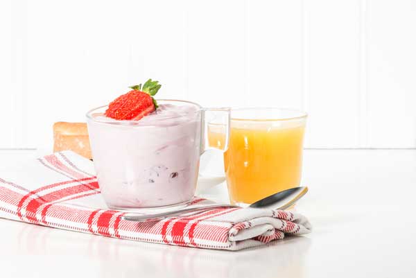 Is Greek Yogurt or Regular Yogurt Better For Weight Loss?